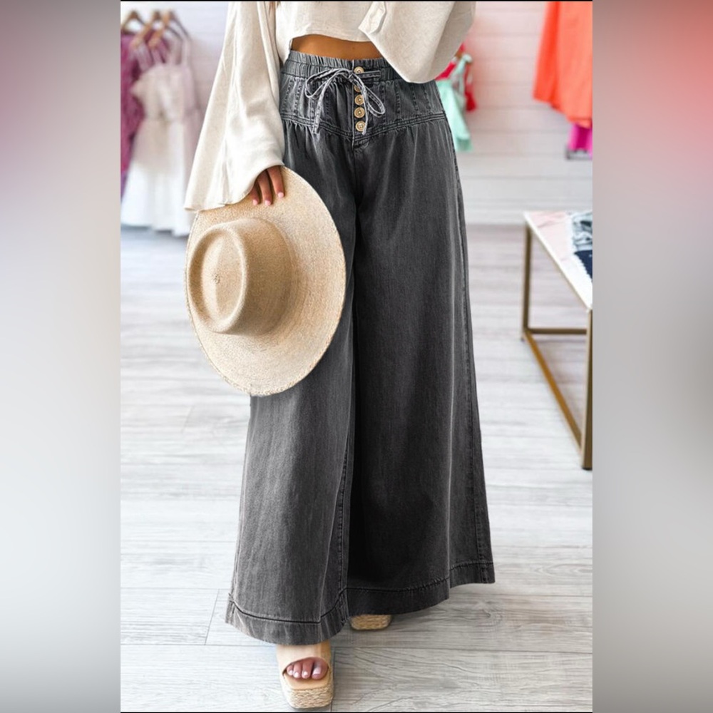 High-Waist Wide Leg Button-Front Pants - Charcoal